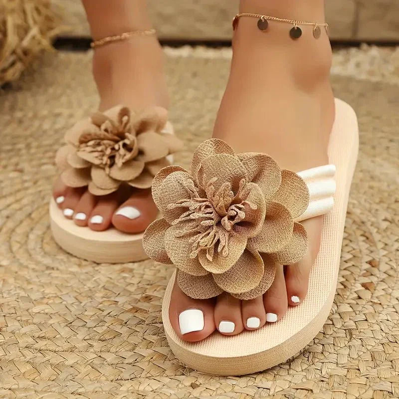 Nova | Damen Plateau Sandalen Mit Blumenriemen