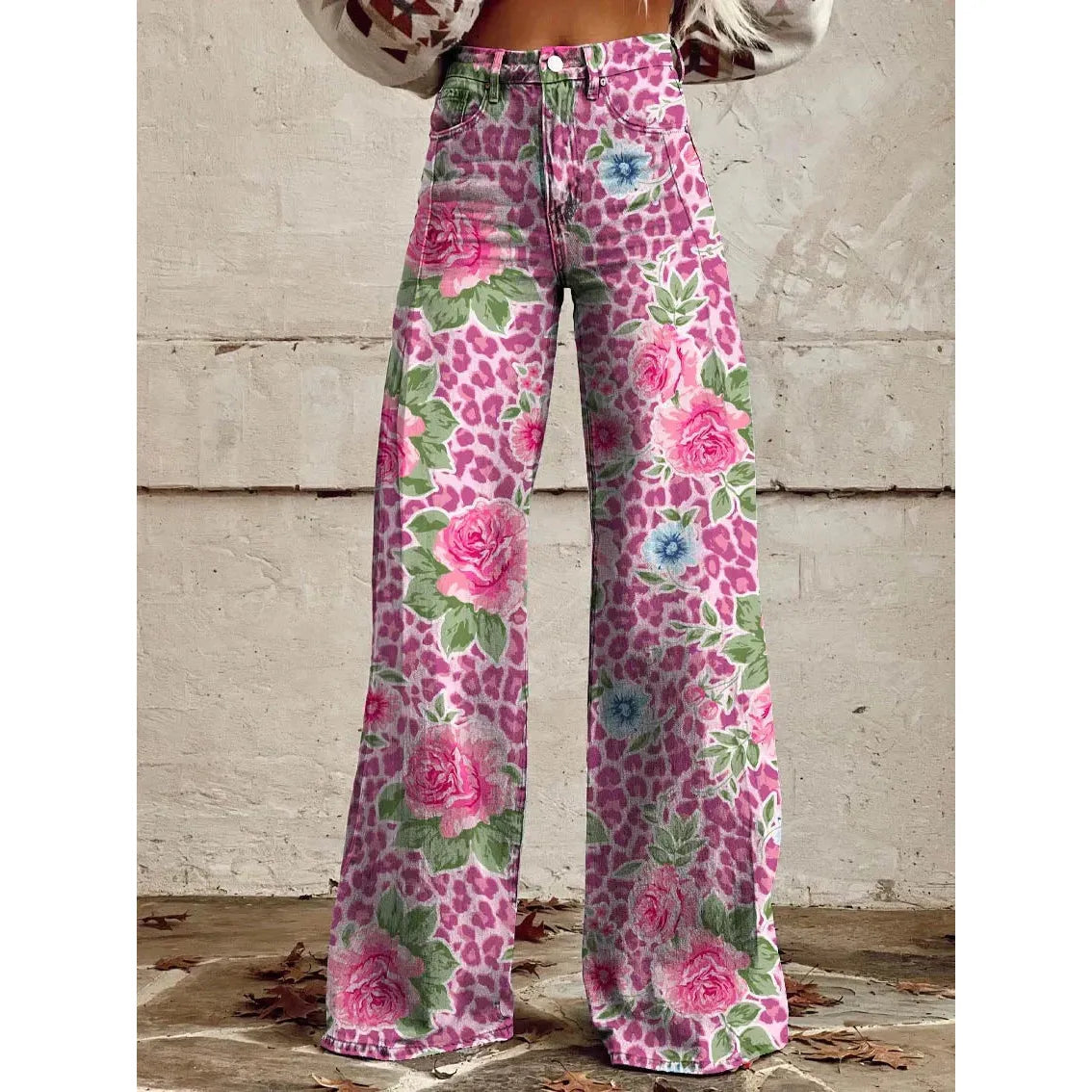 Brynn | Damenjeans mit weitem Bein und Blumenprint