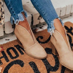 Jade | Damen Stiefeletten Mit Mandelspitze, V-Ausschnitt Und Blockabsatz