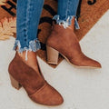 Jade | Damen Stiefeletten Mit Mandelspitze, V-Ausschnitt Und Blockabsatz