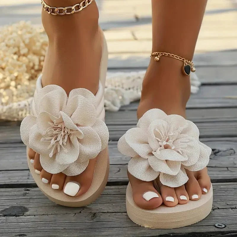 Nova | Damen Plateau Sandalen Mit Blumenriemen