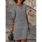 Colette | Damen Mini Kleid Mit Geteiltem Ausschnitt Und Dreiviertelärmeln